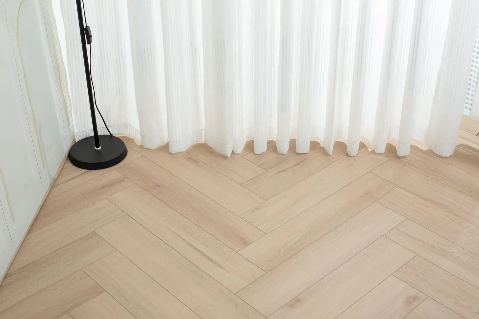 Плитка SPC "OneFloor" 3032 А,В  ЁЛКА (640*128*4 мм) — купить в Нальчике