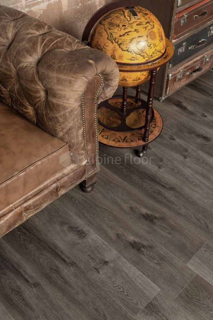 Замковая ПВХ плитка "Alpine Floor" Дуб торфяной  (1524*180*8мм) — купить в Нальчике