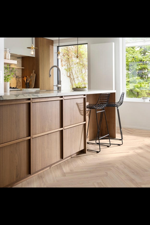 Замковая ПВХ плитка Blackjack Oak 22210 (630*126*6 мм) — купить в Нальчике